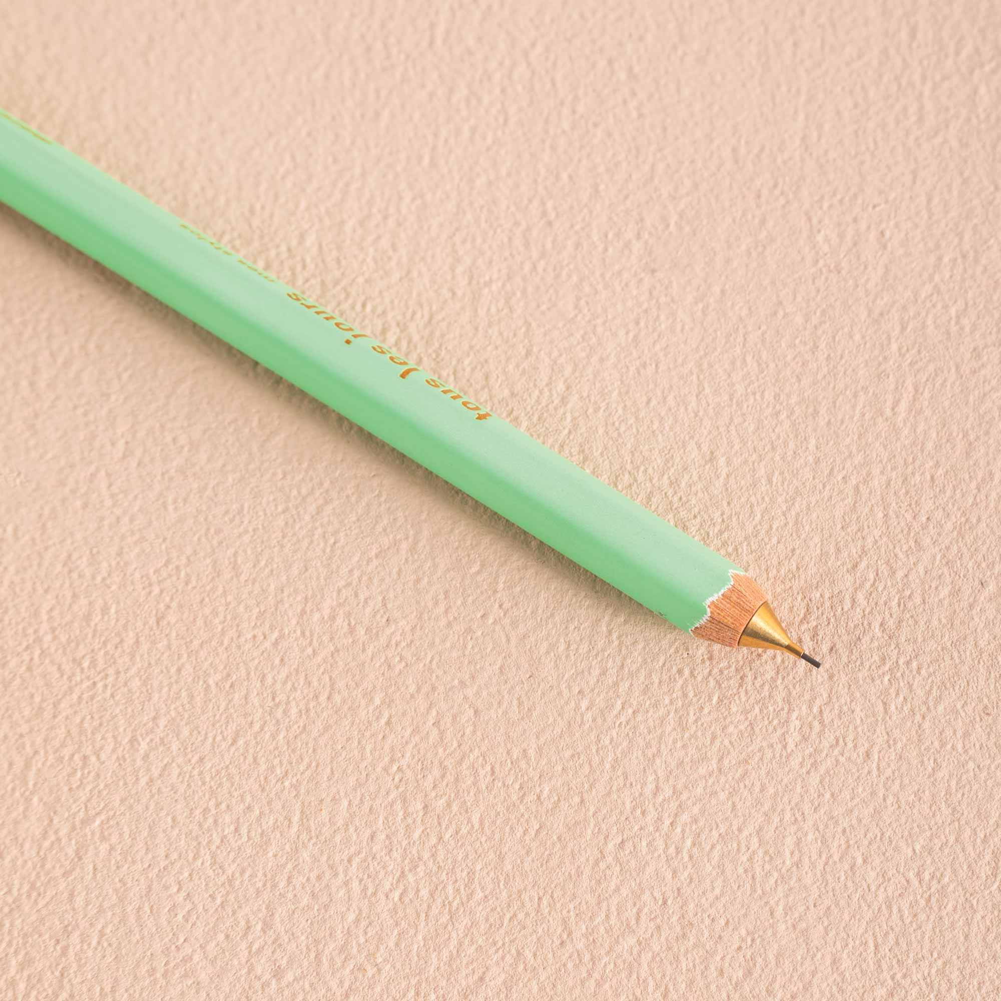 Mechanical pencil in min, tous les jours french days of the week