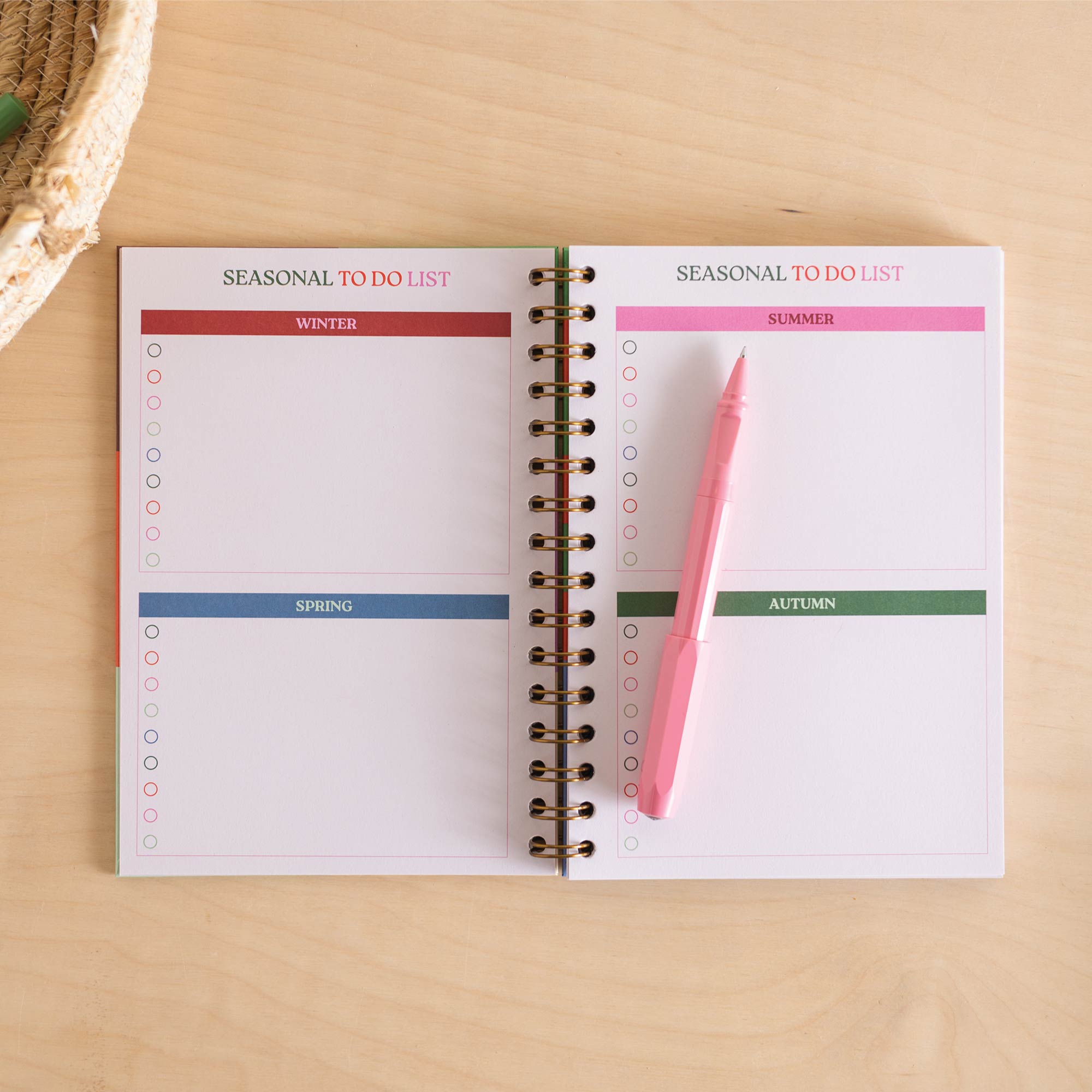 Gardening Journal Monthly Planner – Space for Seasonal To-Do Lists and Planting Notes