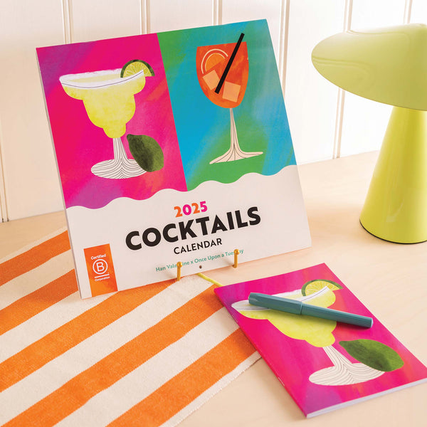 Mixologists, bartenders or simply cocktail lovers, this one is for you (to put on your gift wish list). Calendar, notebook and pen gift set